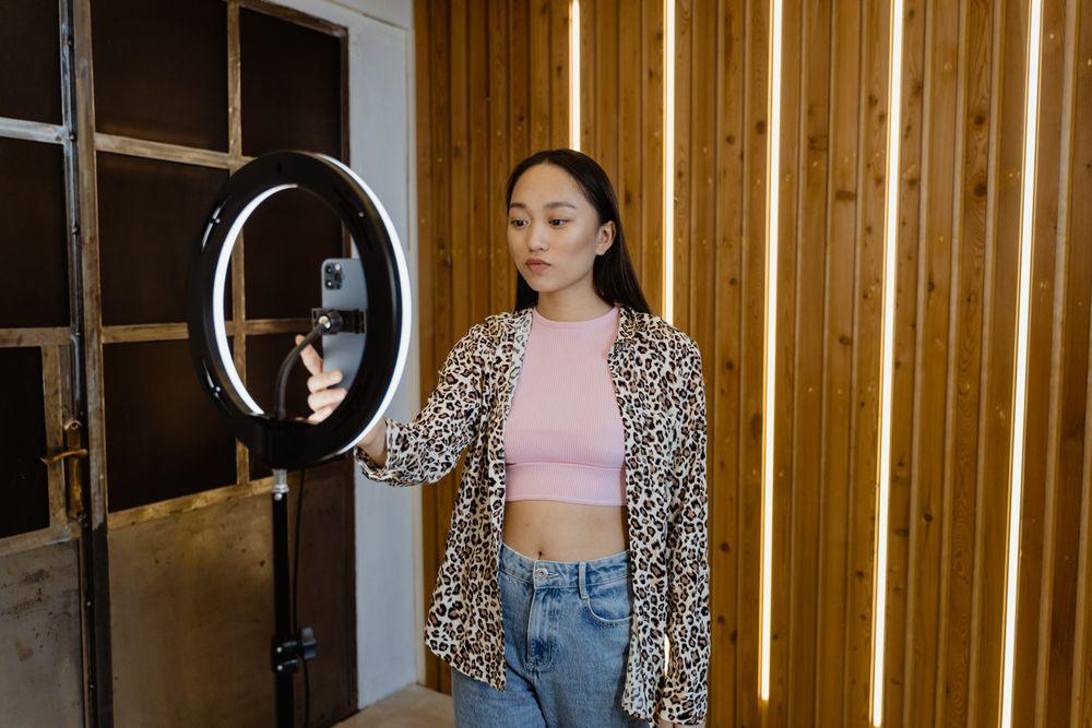 Shooting and planning social content on a phone